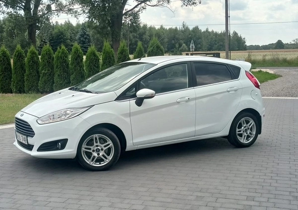 Ford Fiesta cena 26000 przebieg: 131585, rok produkcji 2013 z Chełmno małe 436